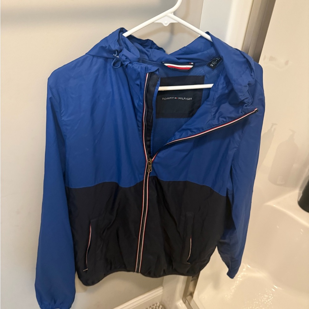 Tommy Hilfiger Men's Blue and Black windbreaker Jacket size small